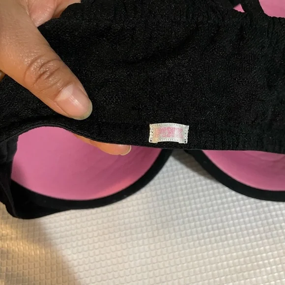 Victoria's Secret Black Lace Bra - Picture 3 of 5
